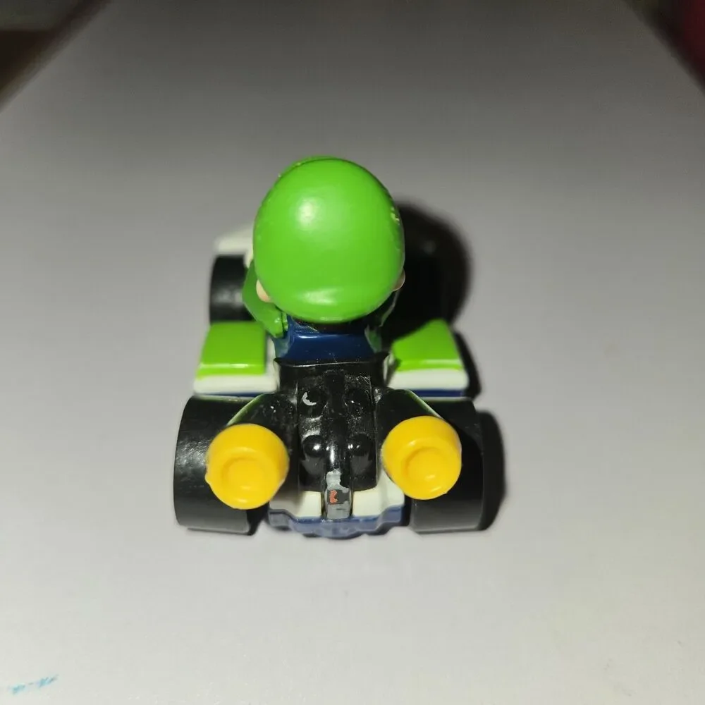 2018 Mattel Hot Wheels Mario Kart Luigi Standard Kart Diecast Nintendo T2211